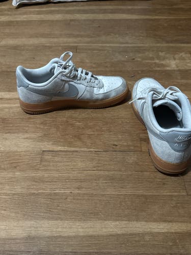 Men's Size M 11.0 (W 12.0) Adult Nike Air Force 1 Shoes (Used)