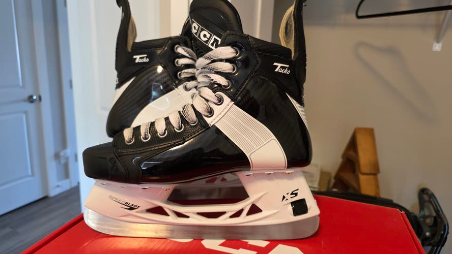 CCM Tacks XF 652 Pro Hockey Skates 7 (Used)