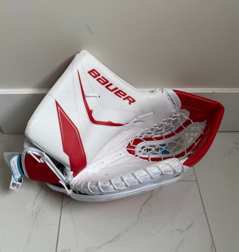 New S25 Bauer Vapor FlyLite Regular goalie glove