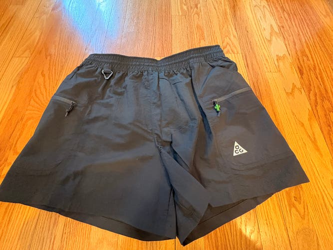 Nike ACG Deathbloom Hiking Shorts Women’s Large New W Tags $80 Retail