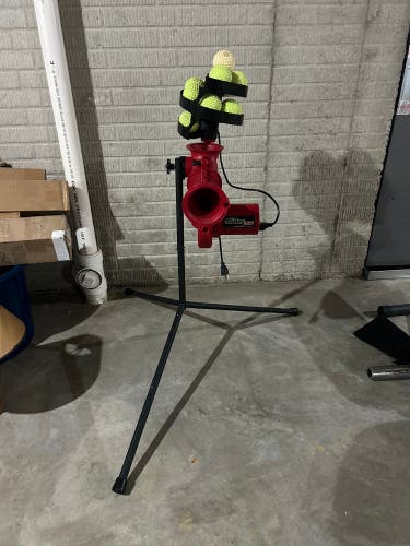 Heater Sports Slider 360 Pitching Machine