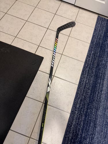 Senior Warrior Alpha LX2 Pro Right Handed Hockey Stick W03 85 Flex (Used)