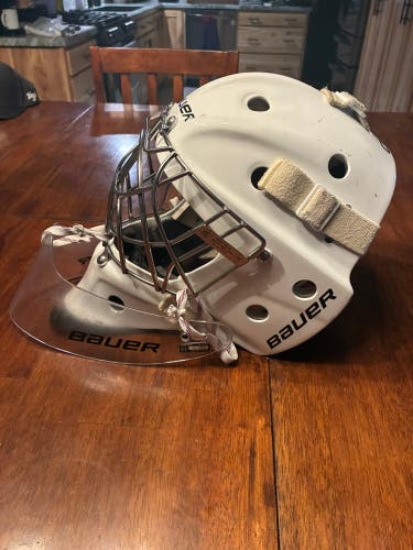 Senior Medium Bauer 940 Goalie Mask (Used)