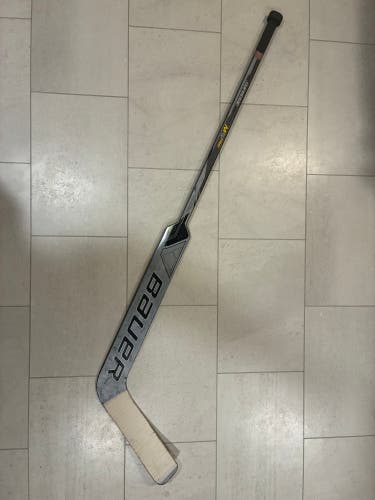 Intermediate Bauer Supreme M5 Pro Regular Goalie Stick 23" Paddle (Used)