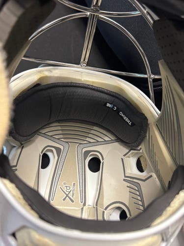 Senior Small 2023 Bauer Profile 960 Goalie Mask Pro Stock (Used)