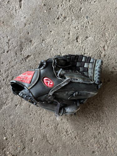 Black Rawlings RH Baseball Glove 12" (Used)