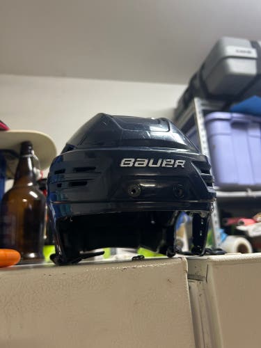 Medium Bauer Re-Akt 85 Helmet (Used)