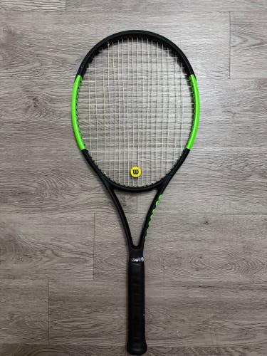 Wilson Blade SW104 V6 (16X19) | Gripsize 4 3/8 | Great Condition