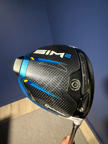 Men's TaylorMade Sim2 Right Handed Driver Stiff Flex 10.5 Loft Graphite Shaft (Used)