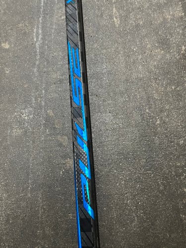 Broken Senior Bauer Pulse Left Hand Hockey Stick P92 95 Flex (Used)