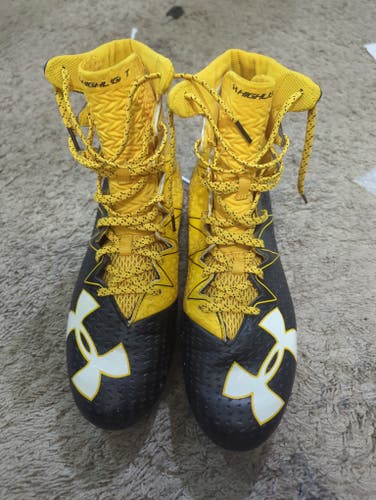 Men's Size M 10.5 (W 11.5) Under Armour High Top Molded Cleats (Used)