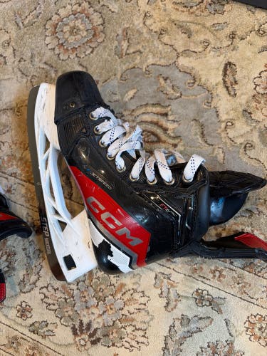 Black 2023 CCM JetSpeed FT6 Pro Hockey Skates Regular Width Size 4.5 (Used)
