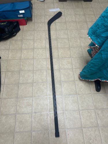 Intermediate Extra Lite Right Handed Hockey Stick P88 55 Flex (New)