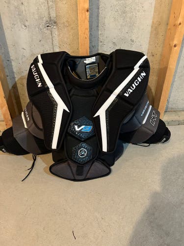 Large Vaughn Velocity V9 Goalie Chest Protector (Used)