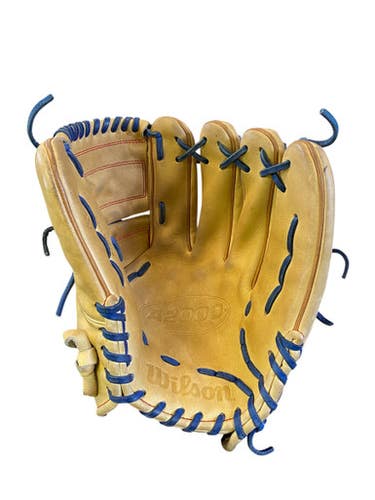 Used Wilson A2000 B2 BB/SB Glove RH Throw Tan 12" 11602-S000111216