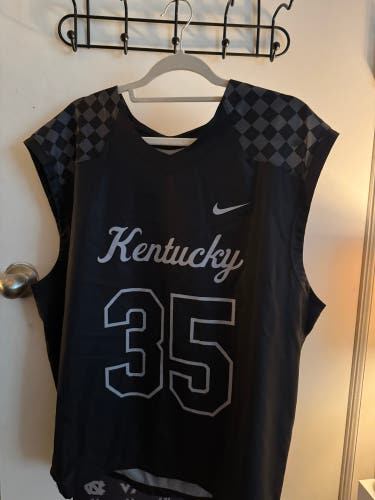 White Large Men's Nike Jersey (New)