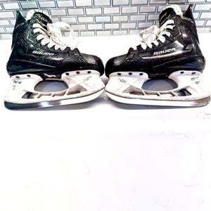 Black Bauer Supreme M5 Pro Hockey Skates Extra Wide Width Size 2.5 (Used)