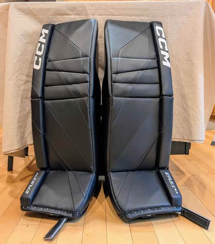 35" CCM EFlex 6.9 Goalie Leg Pads (New)