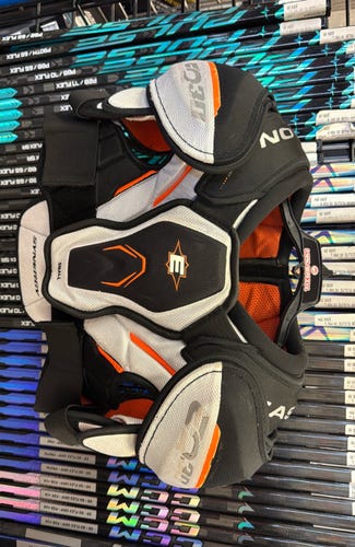 SR SM Easton Synergy EQ30 (Used) Small Senior ice hockey Shoulder Pads EQ 30 pad