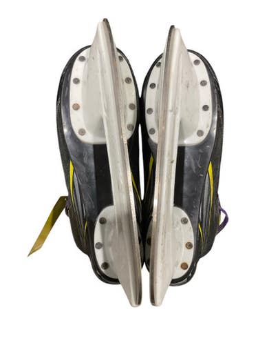 Used CCM 1092 Junior Hockey Skate Junior 05 11847-S000033829