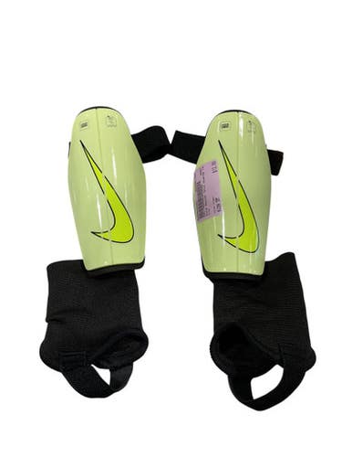 Used Nike Soccer Shin Guards Youth Green SM 11847-S000034962