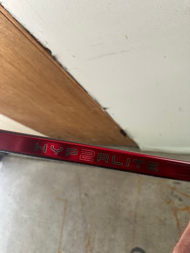 Senior Bauer Vapor Hyperlite 2 Left Hand Hockey Stick P28 87 Flex (New)