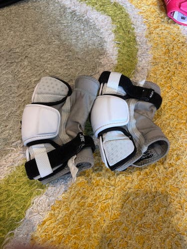 Medium Adult STX Stallion 500 Arm Pads (Used)