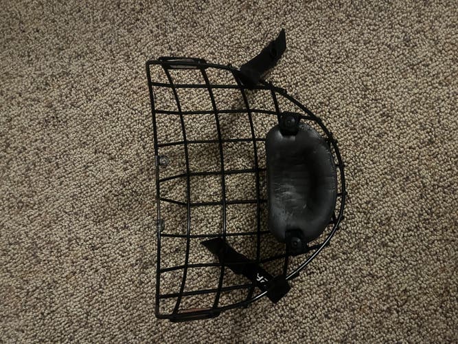 Medium Bauer Profile II Facemask Full Cage (Used)