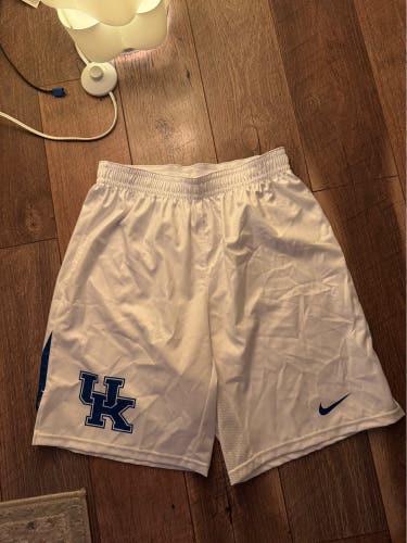 White Medium Men's Nike Shorts (New)
