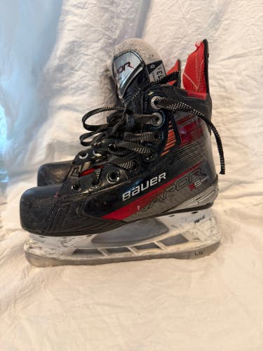 2023 Bauer Vapor X5 Pro Hockey Skates Regular Width 13.5 (Used)