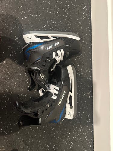 2024 Bauer Supreme Shadow Hockey Skates Regular Width Pro Stock Size 4.5 (New)
