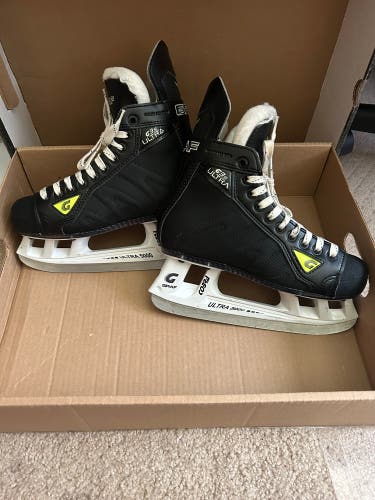 Black Graf Ultra G3 Hockey Skates Size 5 (Used)
