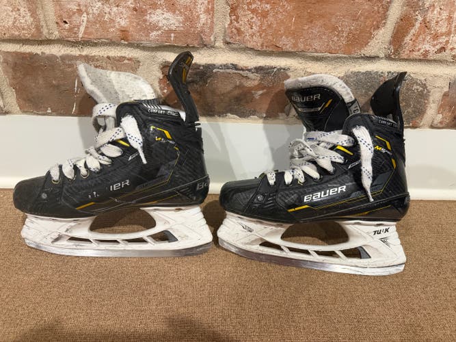 Bauer Supreme M5 Pro Hockey Skates Regular Fit Size 3.5