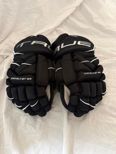 True Catalyst 7x3 Gloves 11" (New)