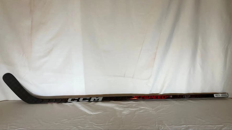 Senior CCM JetSpeed FT5 Right Handed Hockey Stick P88 85 Flex (New)
