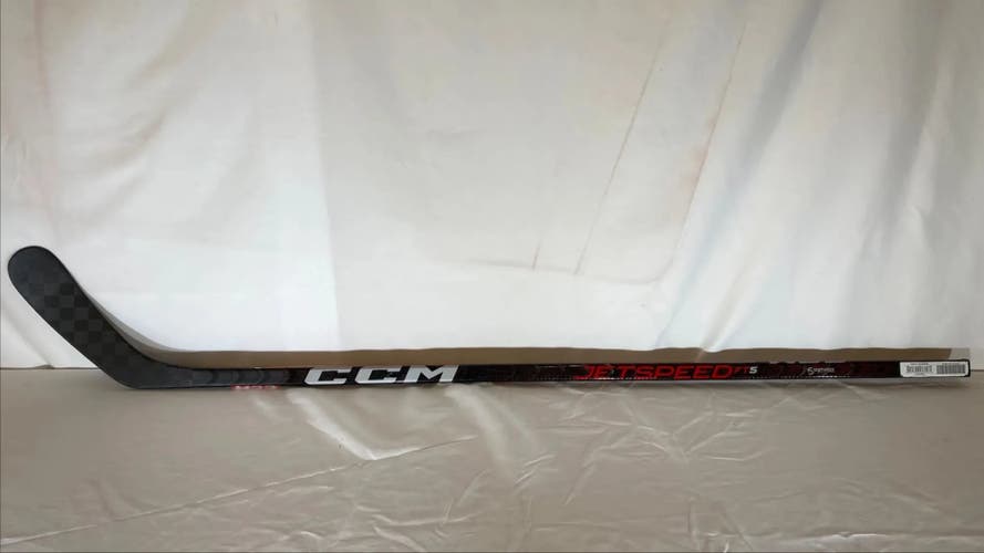 Junior CCM JetSpeed FT5 Right Handed Hockey Stick P88 40 Flex (New)