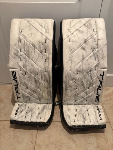 32" True HZRDUS Px4 Goalie Leg Pads (Used)