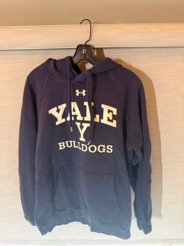 Yale Bulldogs Large Under Armour Sweatshirt