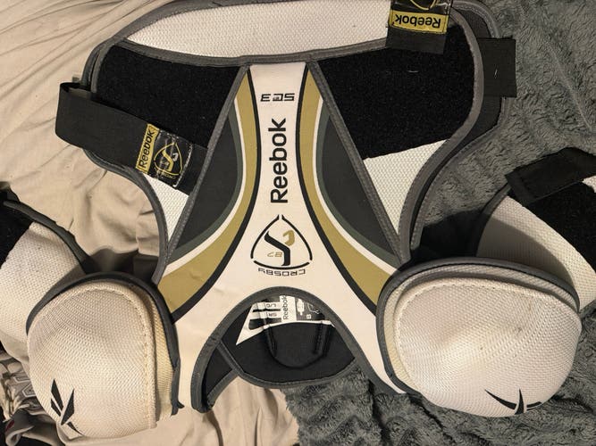 Men's Large Senior Reebok Shoulder Pads (Used)