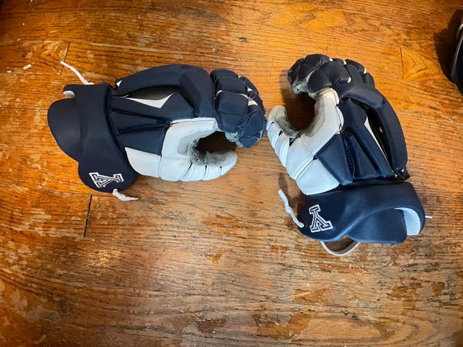 Yale Lacrosse Gait Lacrosse Gloves (Used)