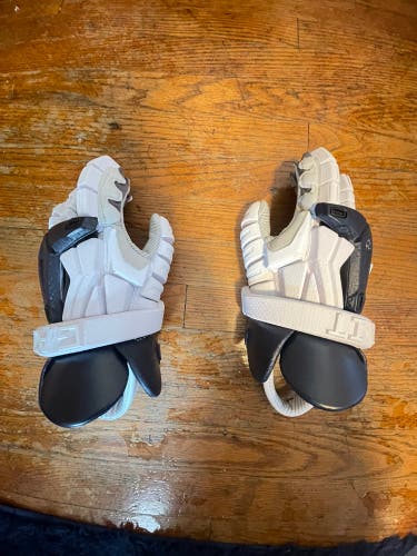 Yale Gait Lacrosse Gloves (New)