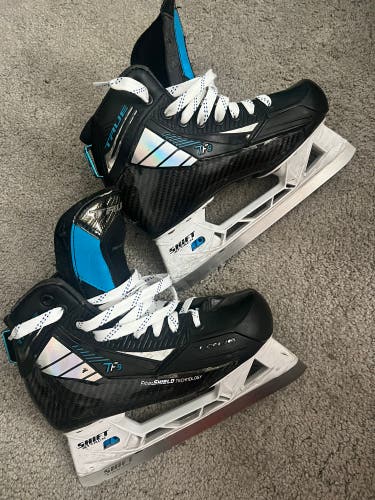 2021 True TF9 Hockey Goalie Skates Size 2.5 (Used)