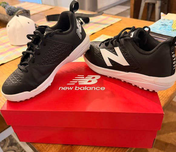 Black Kid's 3Y (Big Kids / Youth) Youth New Balance 4040 Low Top Turf Cleats (Used)