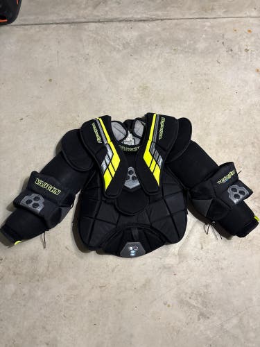 XL Vaughn Velocity VE8 Int Goalie Chest Protector (Used)