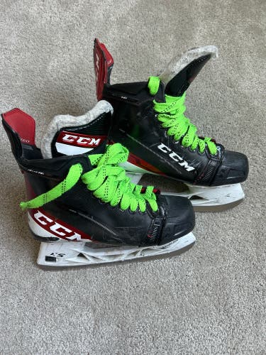 CCM JetSpeed FT485 Hockey Skates Wide Width Size 6.5 (Used)