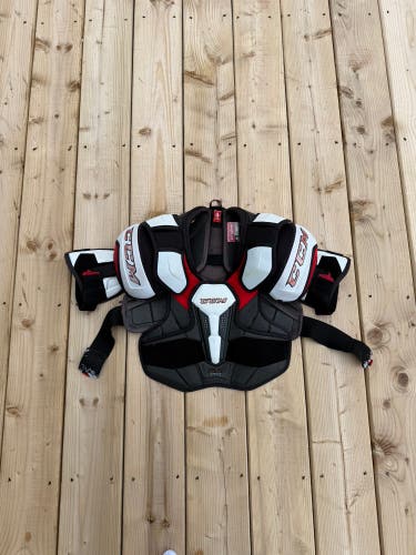 Men's Small Senior CCM JetSpeed FT4 Pro Shoulder Pads (Used)