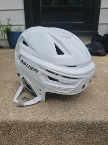 Small Bauer Re-Akt 155 Helmet (Used)