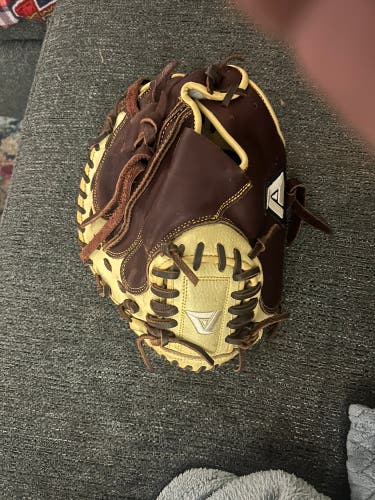 Akadema AGC 98 LH Baseball Glove 32" (Used)