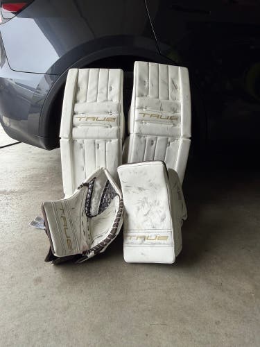 32" 2025 True Px5 Regular Goalie Full Set (Used)