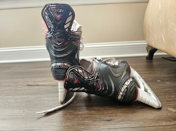 Bauer Vapor X2.7 Hockey Skates Regular Width Size 4 (Used)